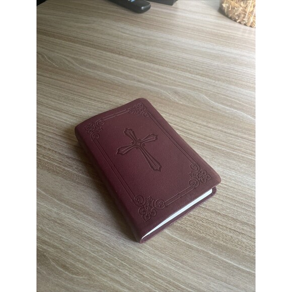 Zondervan NIV Compact Bible New Testament Italian Duo Faux Leather Burgundy - Picture 1 of 9